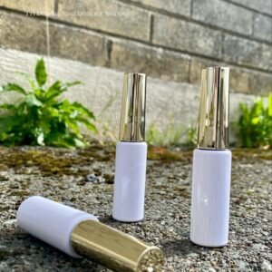 empty liner bottole with liner brush